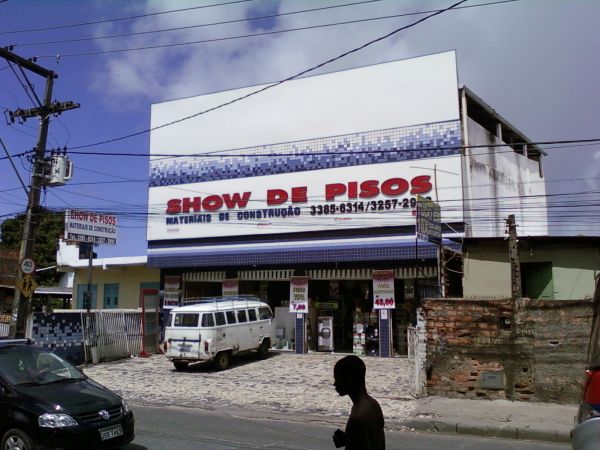 Facahada em pvc e Letras em Aço Galvanizado pintado e totem